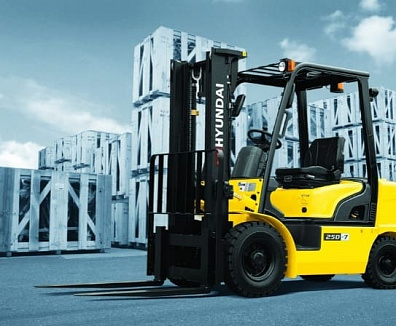 Дизельный вилочный погрузчик HYUNDAI 25DT-7