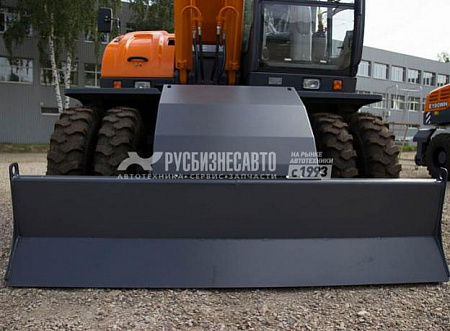 Экскаватор колесный UMG E140W