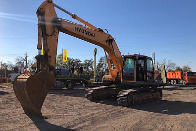 Экскаватор гусеничный HYUNDAI R260LC-9S б/у (2014 г., 19 400 м.ч.)