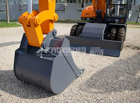 Экскаватор колесный UMG E140W