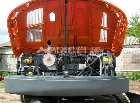 Экскаватор колесный UMG E140W